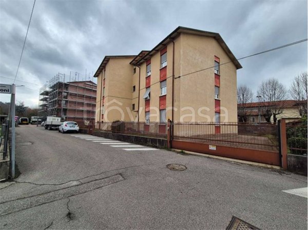 appartamento in vendita a Lurate Caccivio in zona Castello