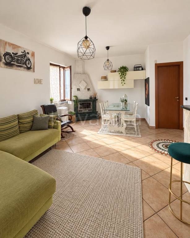 casa indipendente in vendita a Lurate Caccivio