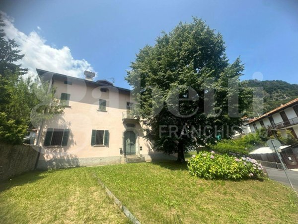 casa indipendente in vendita a Magreglio