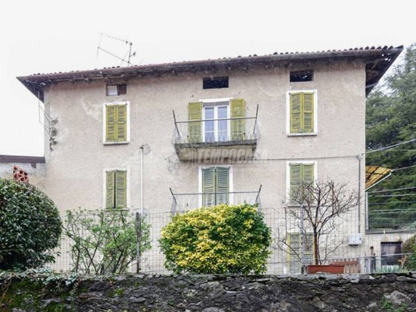 casa indipendente in vendita a Magreglio