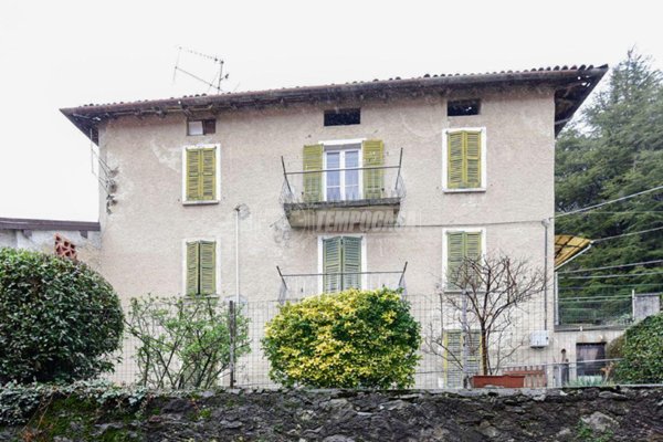 casa indipendente in vendita a Magreglio