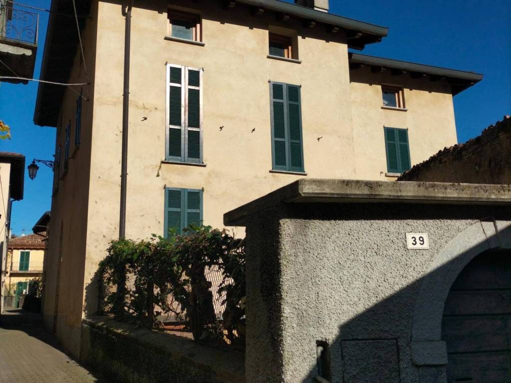 casa indipendente in vendita a Magreglio
