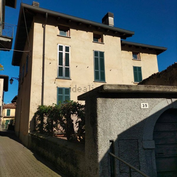 casa indipendente in vendita a Magreglio