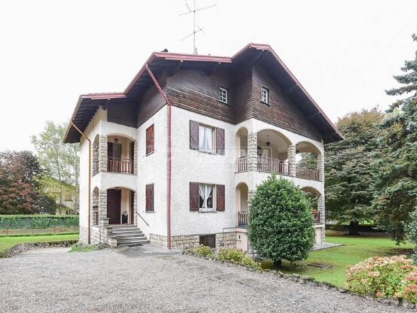 casa indipendente in vendita a Magreglio