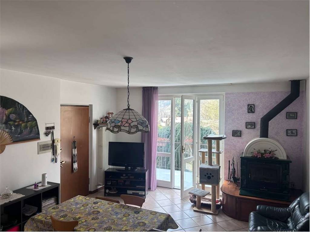 casa indipendente in vendita a Magreglio