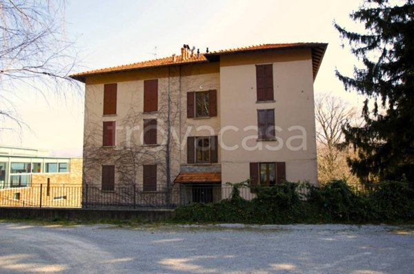 intera palazzina in vendita a Magreglio