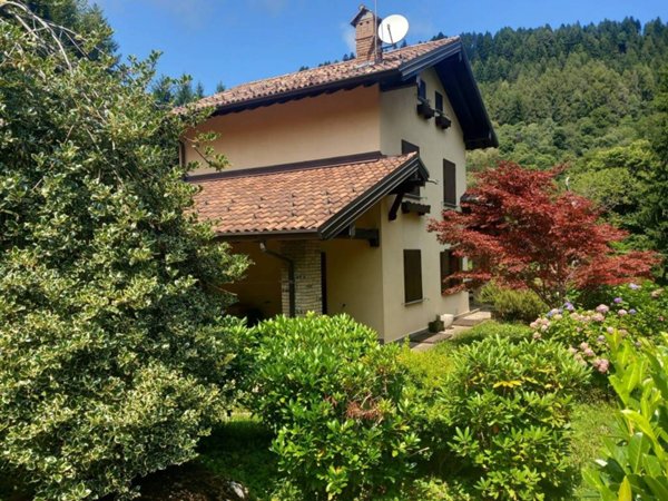 casa indipendente in vendita a Magreglio