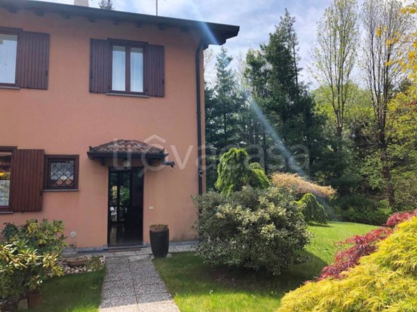 casa indipendente in vendita a Magreglio