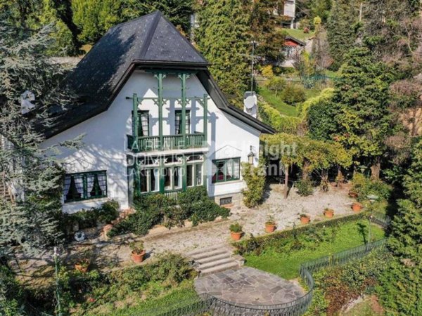 casa indipendente in vendita a Magreglio