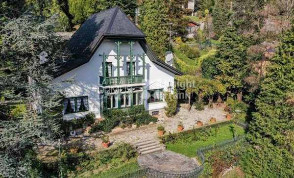 casa indipendente in vendita a Magreglio