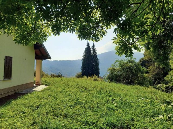 casa indipendente in vendita a Magreglio