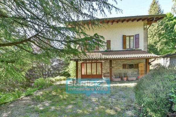 casa indipendente in vendita a Magreglio