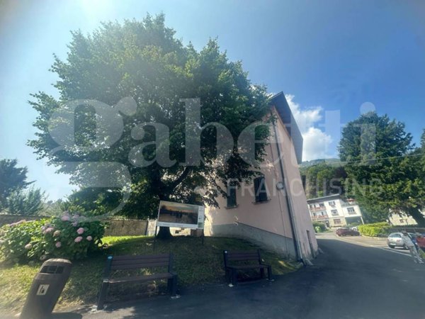 intera palazzina in vendita a Magreglio