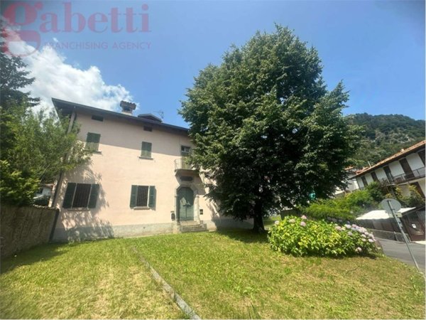 casa indipendente in vendita a Magreglio