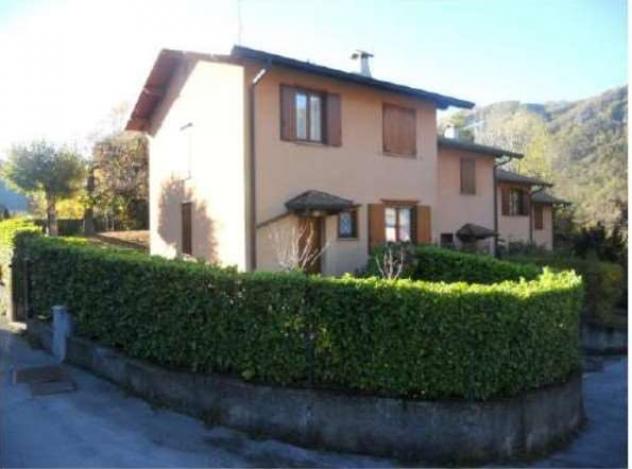 casa indipendente in vendita a Magreglio
