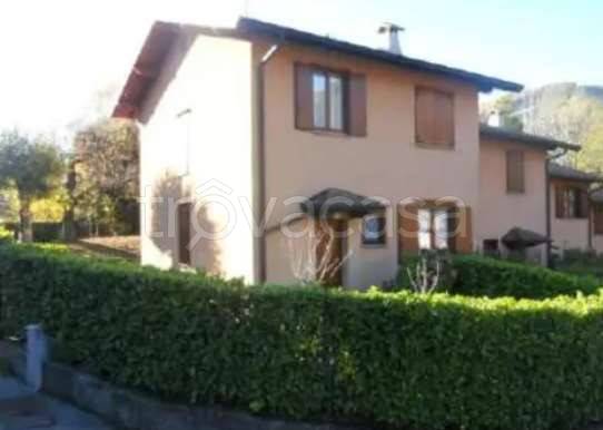 casa indipendente in vendita a Magreglio