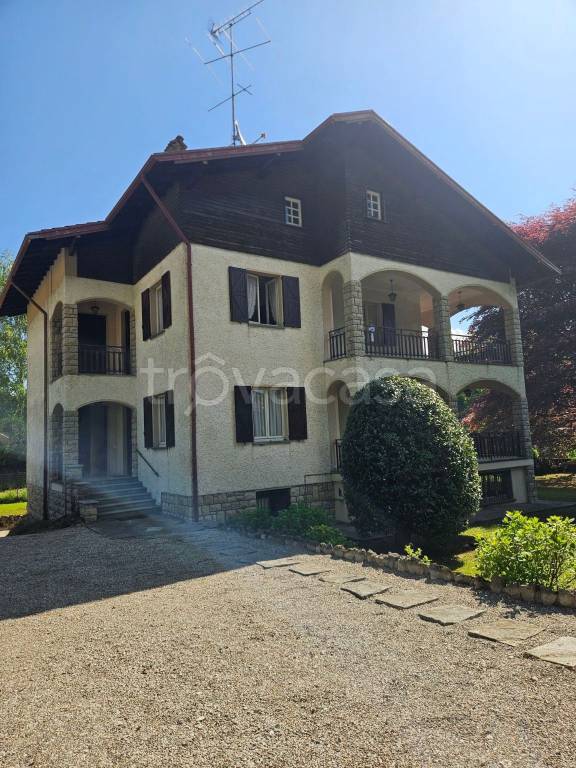 casa indipendente in vendita a Magreglio