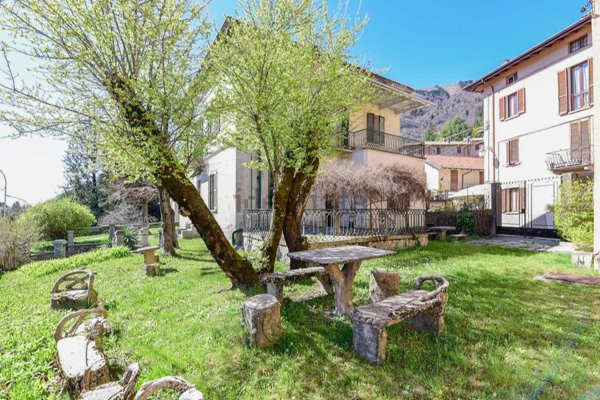 casa indipendente in vendita a Magreglio