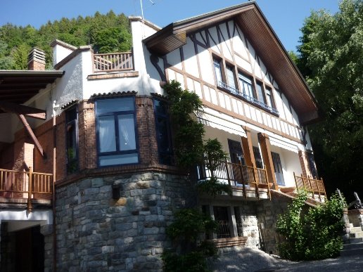 casa indipendente in vendita a Magreglio