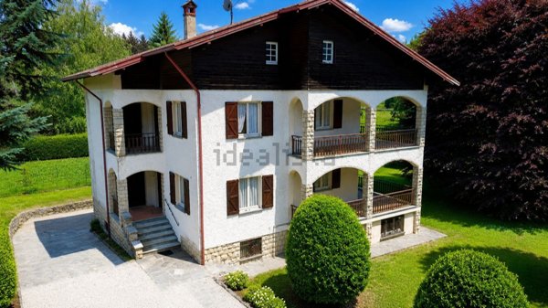 casa indipendente in vendita a Magreglio