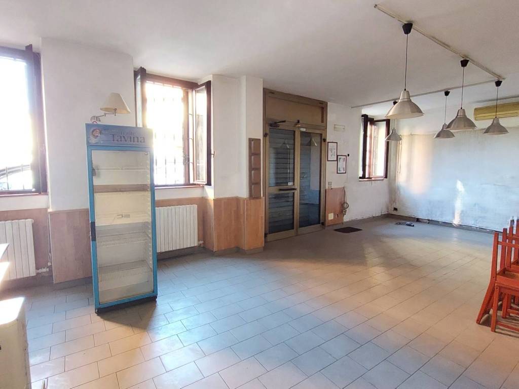 negozio in vendita a Mariano Comense