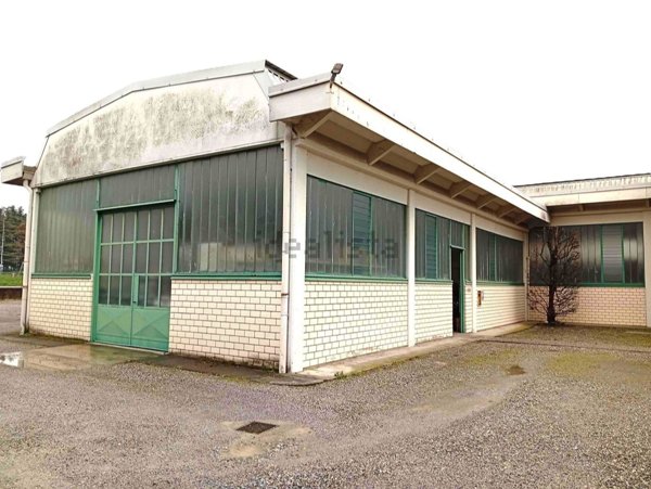 capannone in vendita a Mariano Comense