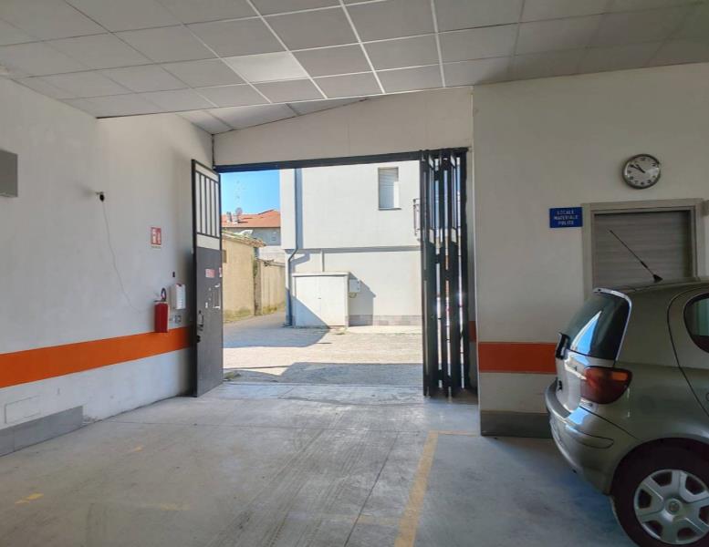 locale commerciale in vendita a Mariano Comense