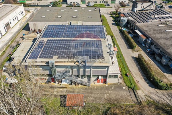 capannone in vendita a Mariano Comense