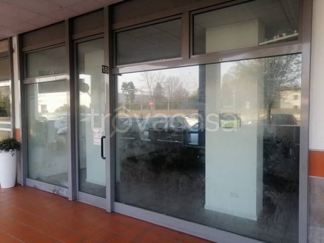 negozio in vendita a Mariano Comense