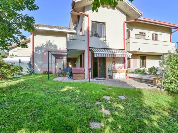 casa indipendente in vendita a Mariano Comense