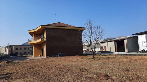 terreno edificabile in vendita a Mariano Comense