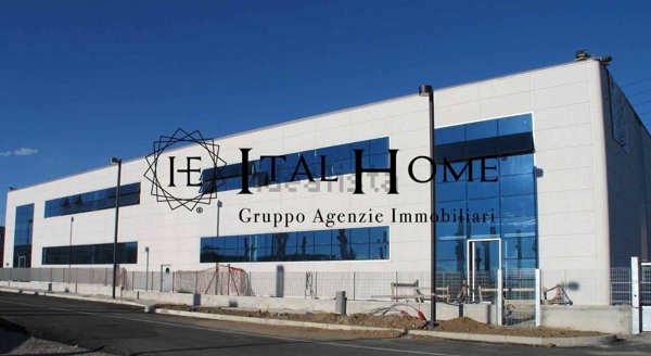 capannone in vendita a Mariano Comense