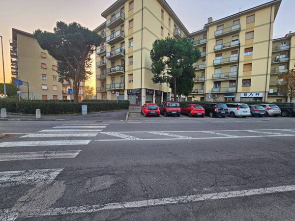 negozio in vendita a Mariano Comense