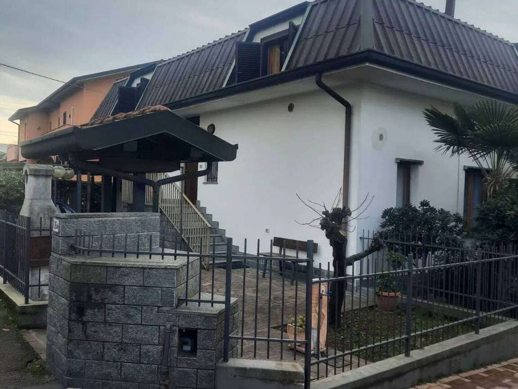 casa indipendente in vendita a Mariano Comense