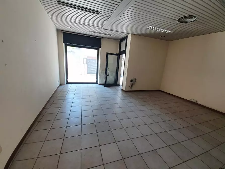 negozio in vendita a Mariano Comense