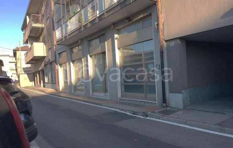 negozio in vendita a Mariano Comense