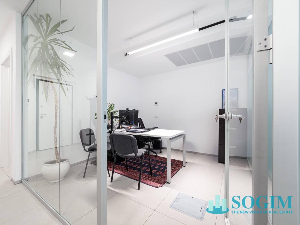 negozio in vendita a Mariano Comense