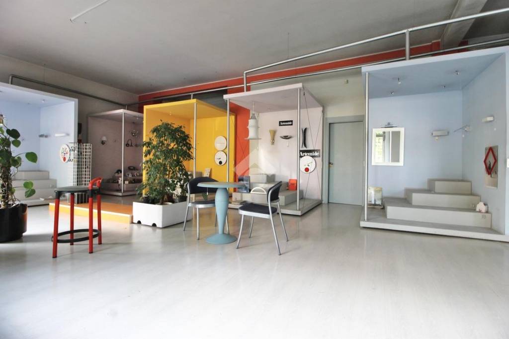 negozio in vendita a Mariano Comense