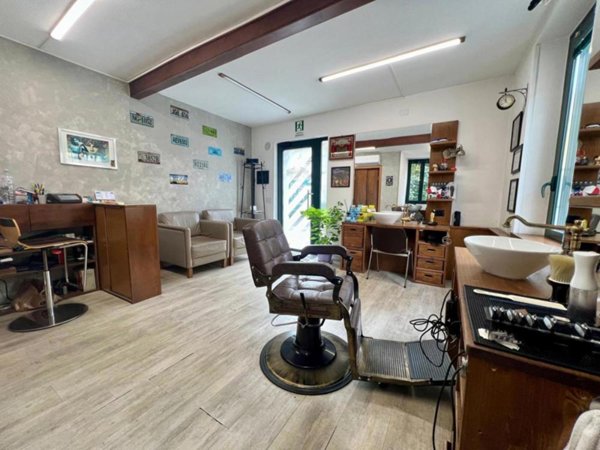 negozio in vendita a Mariano Comense