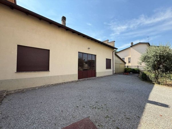 locale commerciale in vendita a Mariano Comense