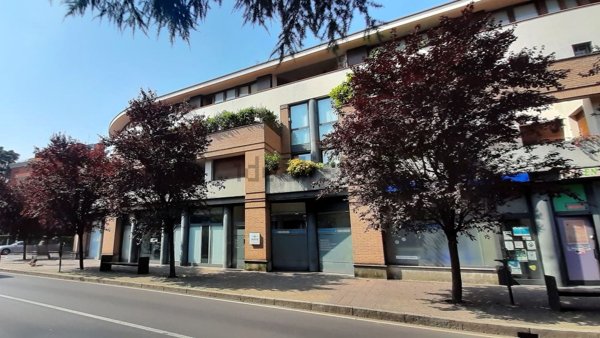 ufficio in vendita a Mariano Comense