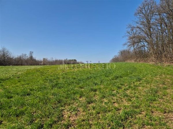 terreno edificabile in vendita a Mariano Comense