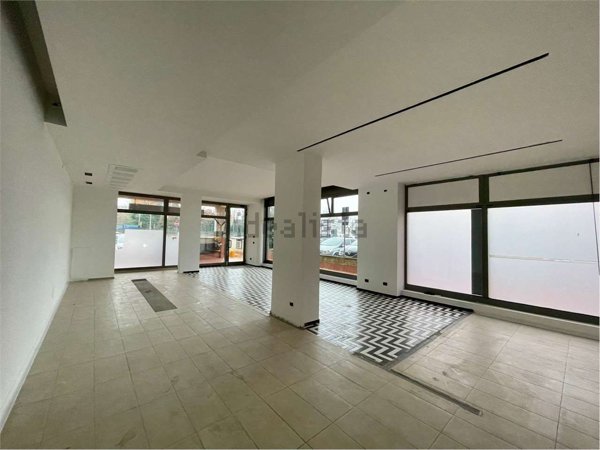 negozio in vendita a Mariano Comense