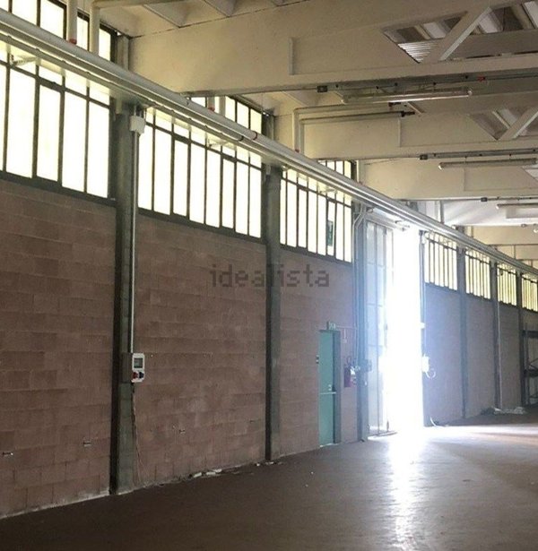 capannone in vendita a Mariano Comense