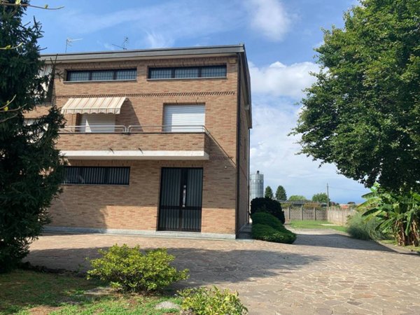 casa indipendente in vendita a Mariano Comense