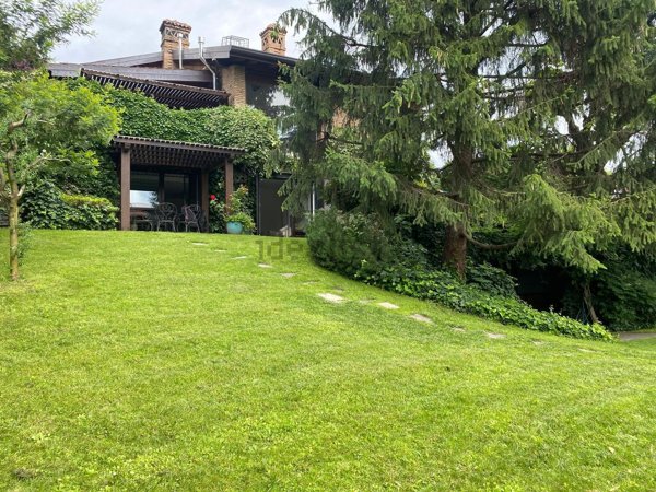 casa indipendente in vendita a Mariano Comense