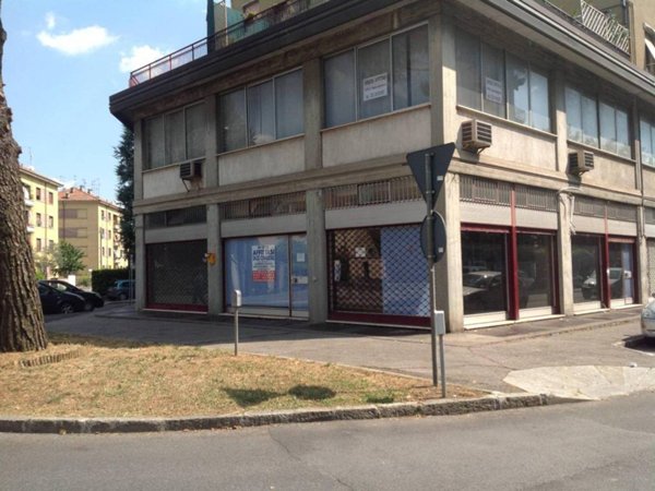 negozio in vendita a Mariano Comense