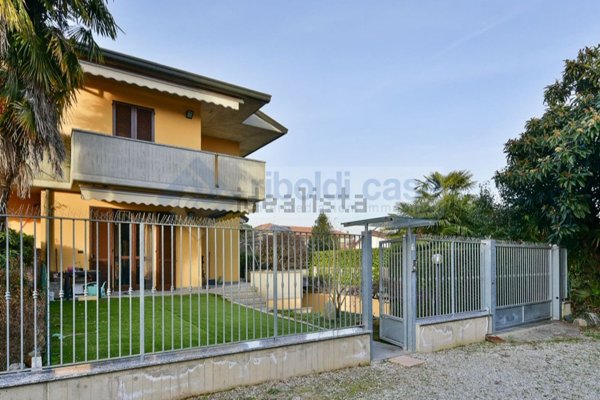 casa indipendente in vendita a Mariano Comense