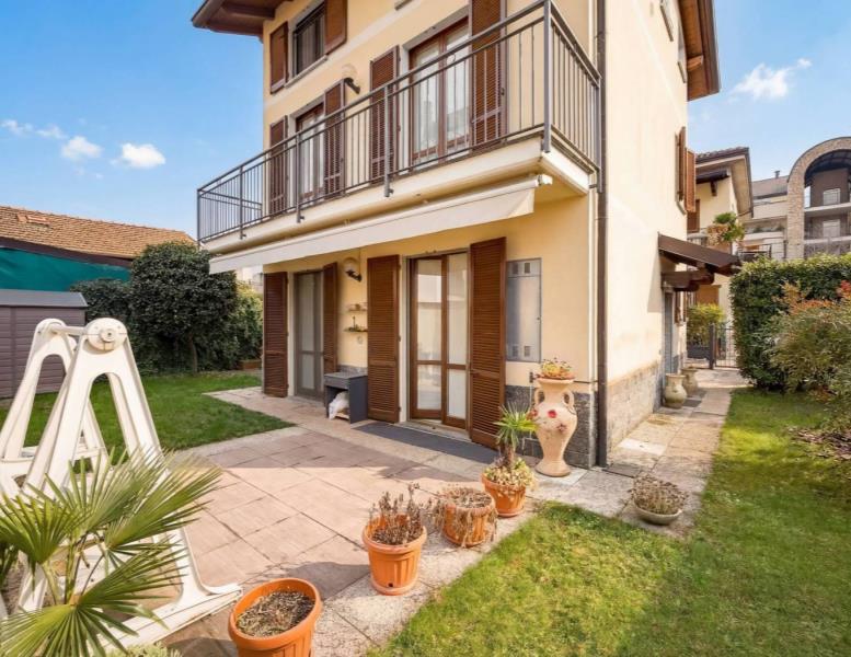 casa indipendente in vendita a Mariano Comense