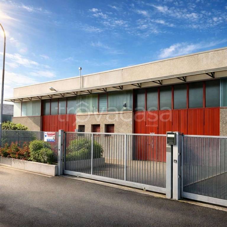 negozio in vendita a Mariano Comense